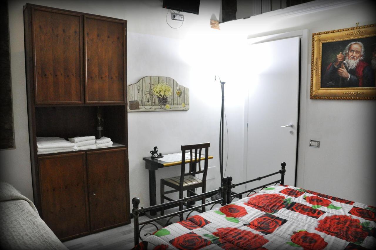 Antica Dogana Apartman Viterbo Szoba fotó
